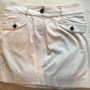WHBM beautiful stitching details off white skirt